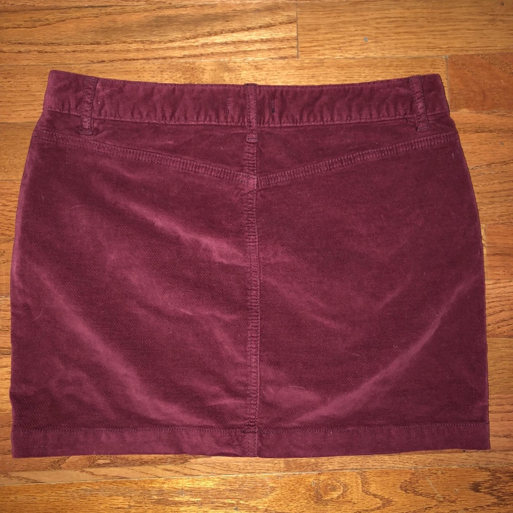BDG MAROON SKIRT! Excellent condition, size 4! - Picture 2 of 3